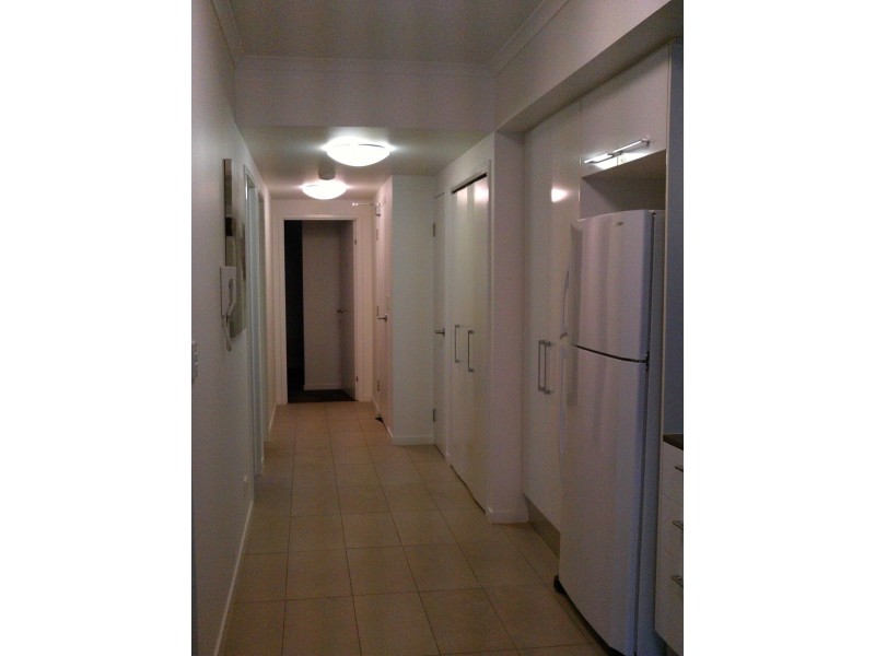 2/11 GLENLYON ST, Gladstone QLD 4680