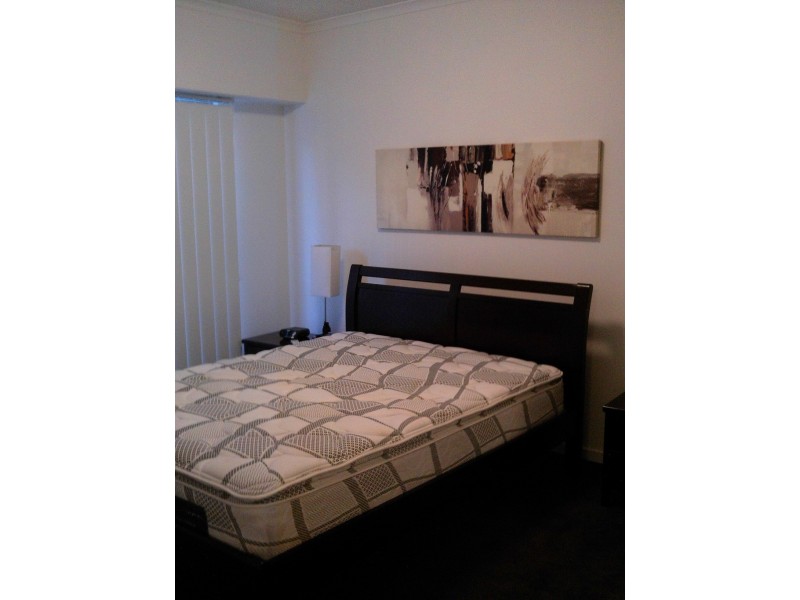 2/11 GLENLYON ST, Gladstone QLD 4680