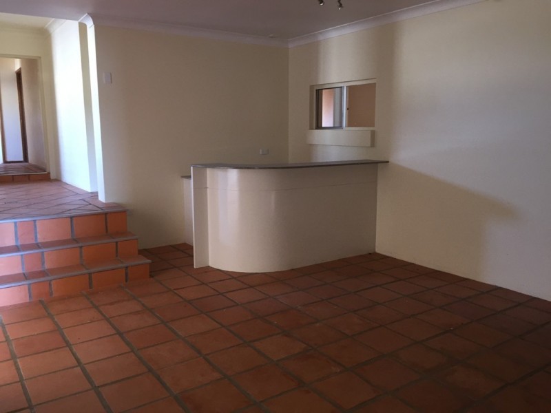 17 CREST AVENUE, Boyne Island QLD 4680