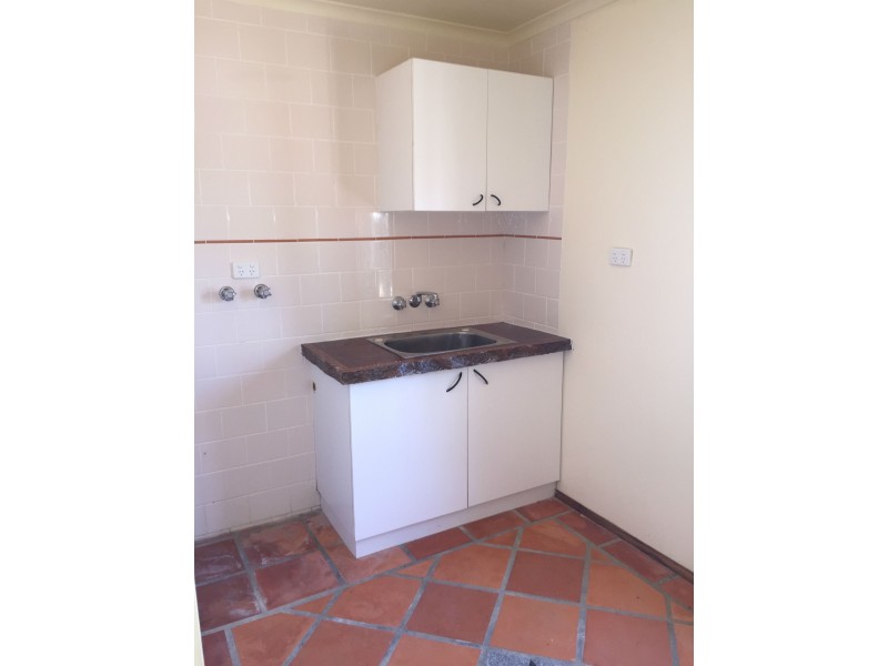 17 CREST AVENUE, Boyne Island QLD 4680