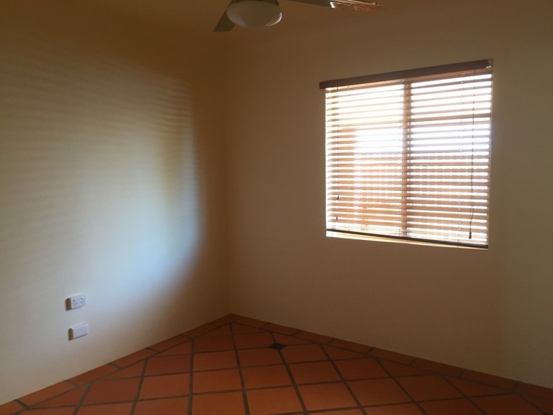 17 CREST AVENUE, Boyne Island QLD 4680