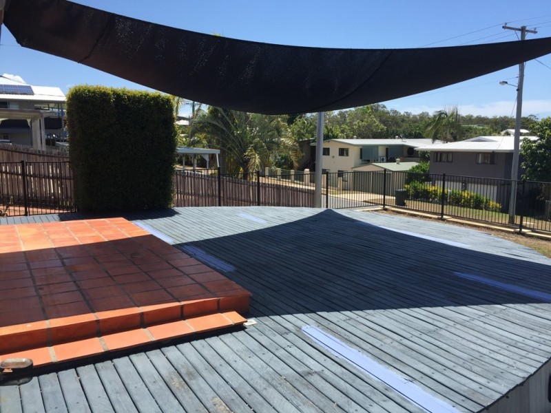 17 CREST AVENUE, Boyne Island QLD 4680