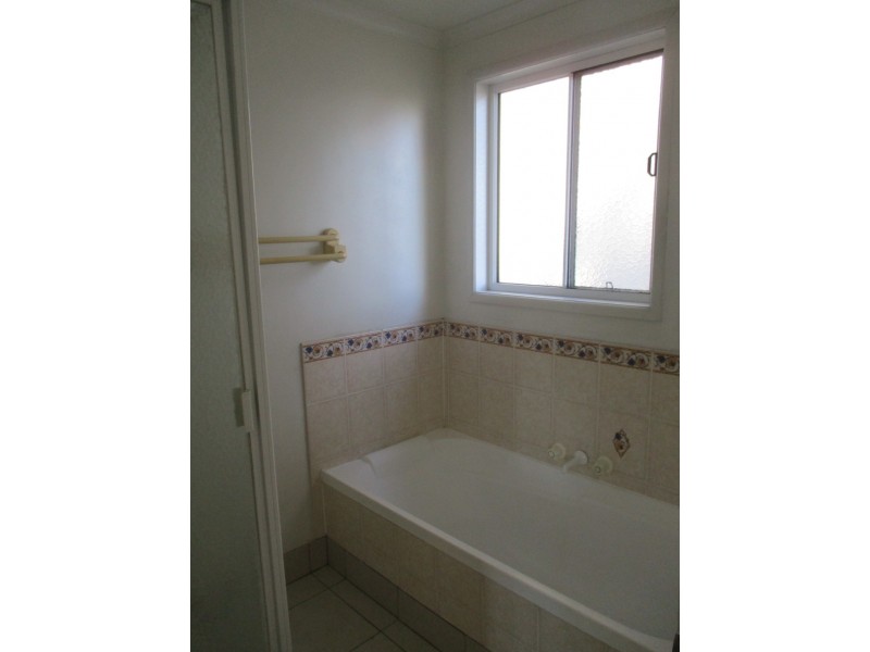 7 ROLLO ST, Gladstone QLD 4680