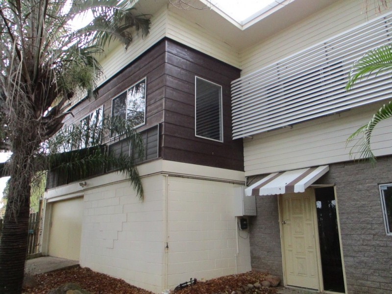 2 GATCOMBE LN, West Gladstone QLD 4680