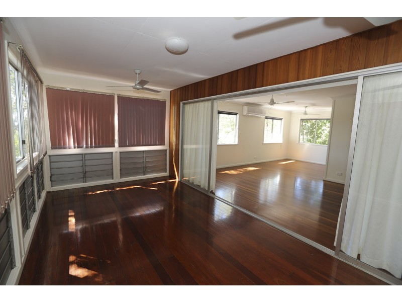 2 GATCOMBE LN, West Gladstone QLD 4680