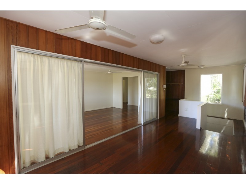 2 GATCOMBE LN, West Gladstone QLD 4680