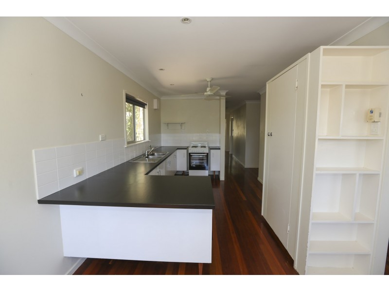 2 GATCOMBE LN, West Gladstone QLD 4680