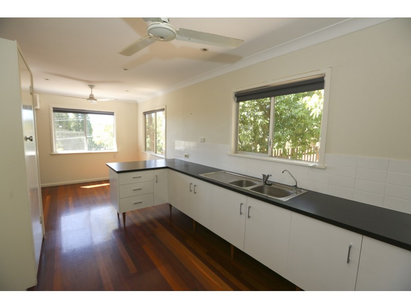 2 GATCOMBE LN, West Gladstone QLD 4680