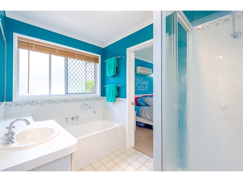 5 Earls Court, Telina QLD 4680