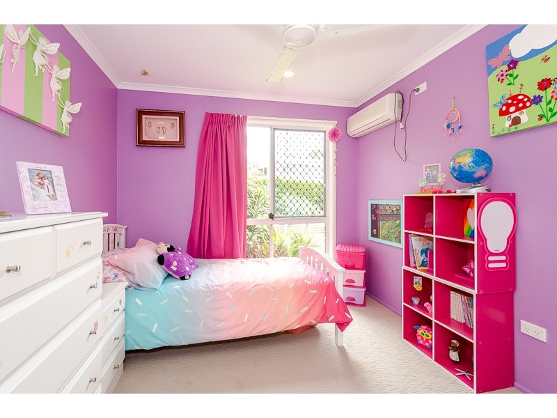 5 Earls Court, Telina QLD 4680