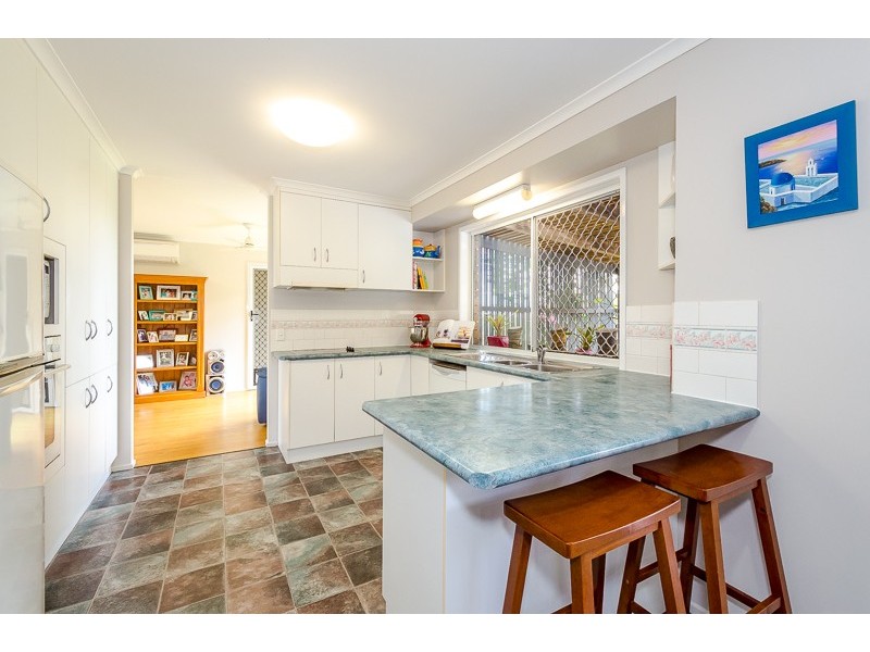 5 Earls Court, Telina QLD 4680
