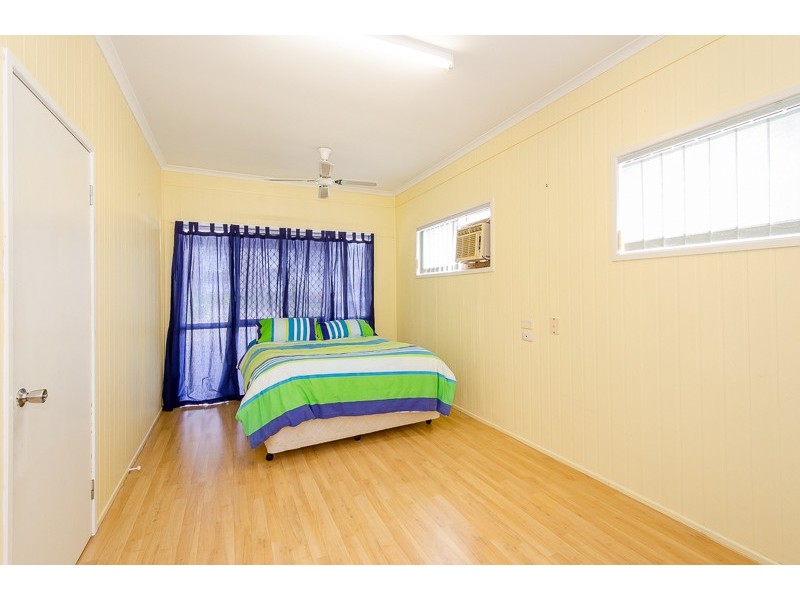 5 Earls Court, Telina QLD 4680