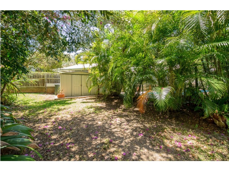 5 Earls Court, Telina QLD 4680