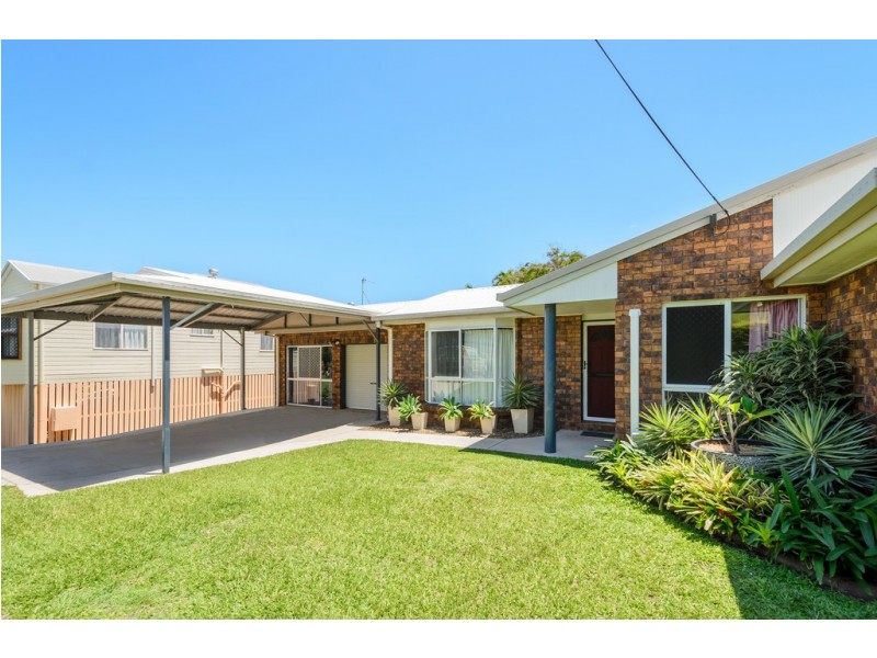 5 Earls Court, Telina QLD 4680