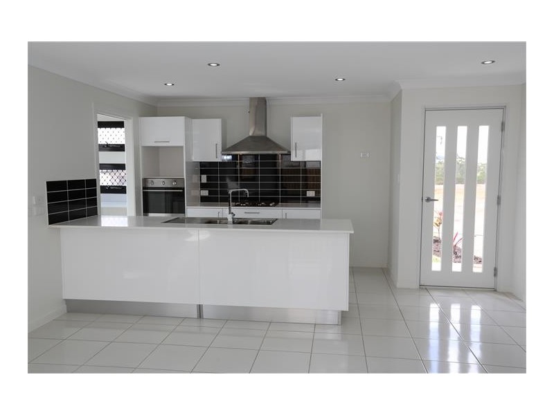 2 / 1 Wedgetail Road, Clinton QLD 4680