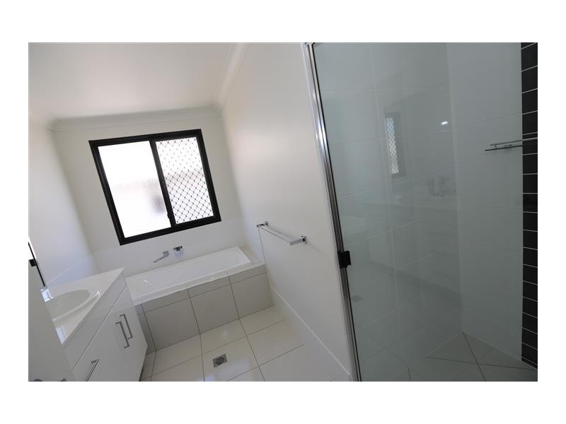 2 / 1 Wedgetail Road, Clinton QLD 4680