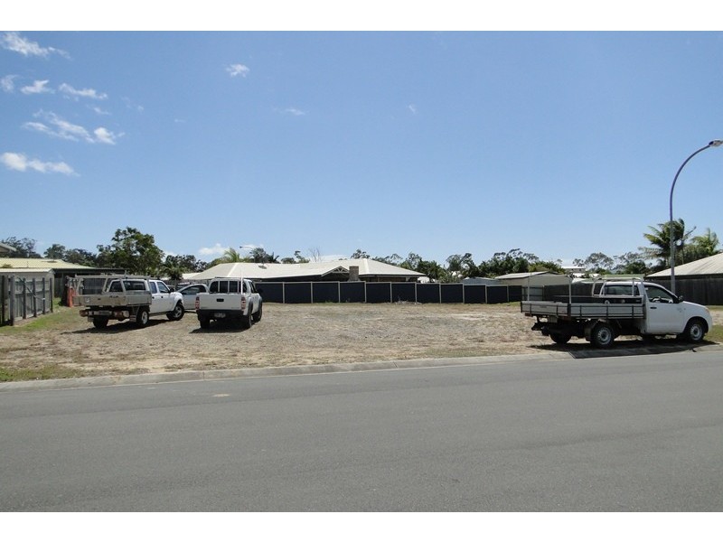 8 Ballook Street, Boyne Island QLD 4680