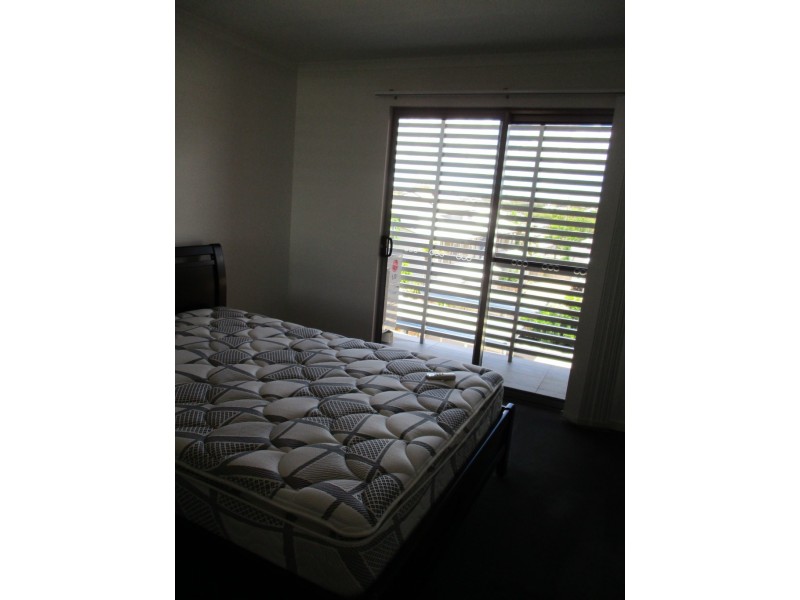 9/11 GLENLYON STREET, Gladstone QLD 4680