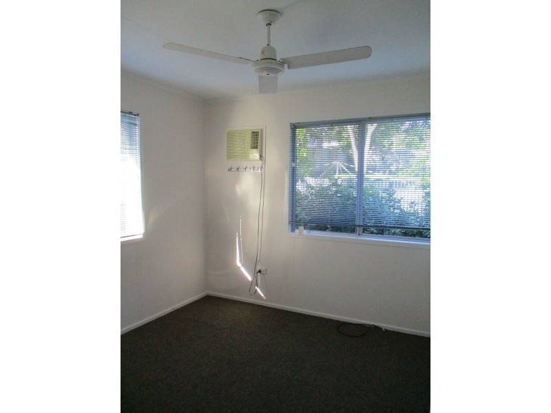 25 TUNA ST, Toolooa QLD 4680