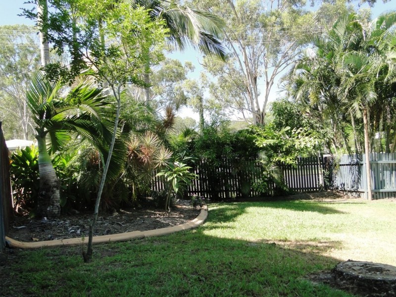 25 TUNA ST, Toolooa QLD 4680