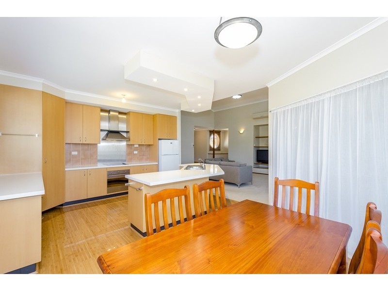 72 Boundary Road, Kirkwood QLD 4680