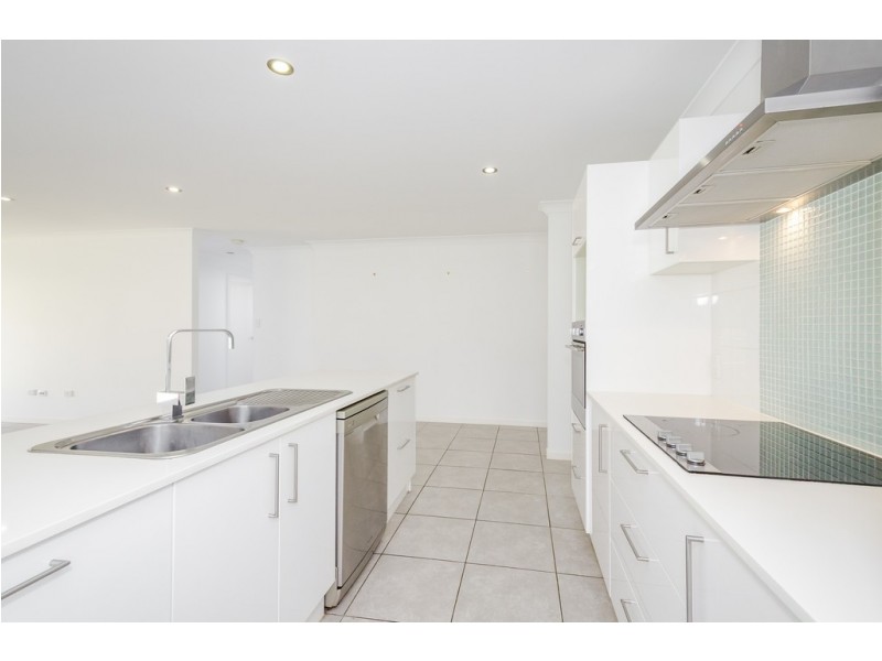 46 Broadwater Place, New Auckland QLD 4680