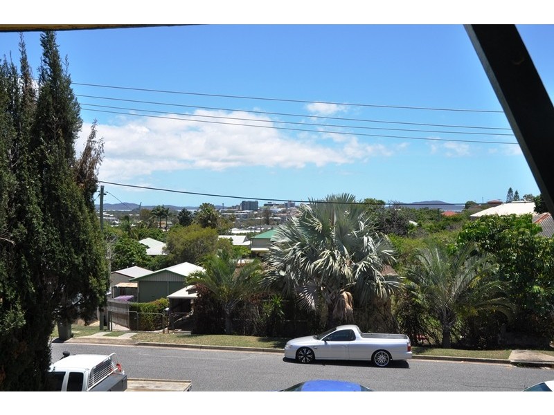 9 Amelia Street, West Gladstone QLD 4680
