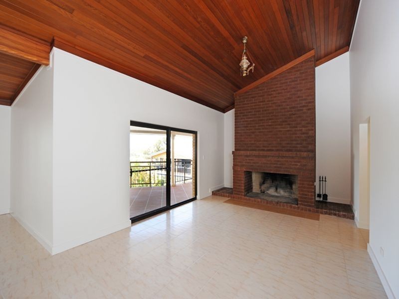 76 ADELAIDE STREET, South Gladstone QLD 4680