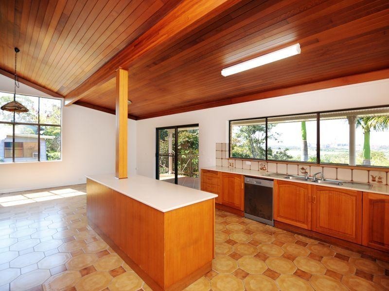 76 ADELAIDE STREET, South Gladstone QLD 4680