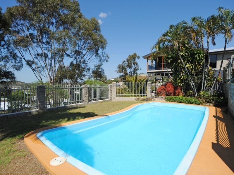 76 ADELAIDE STREET, South Gladstone QLD 4680