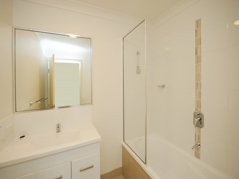 11/1 CAVELLA DVE, Glen Eden QLD 4680