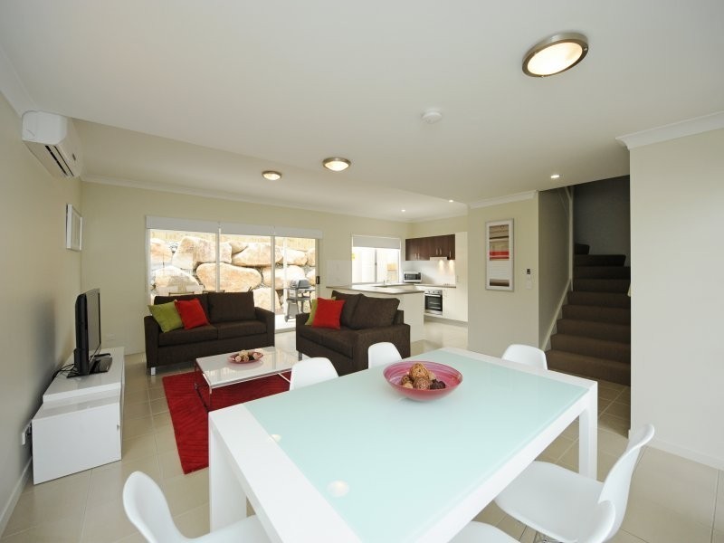 11/1 CAVELLA DVE, Glen Eden QLD 4680