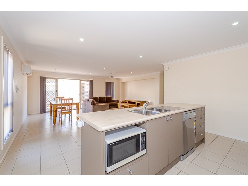 45 Iris Road, Kirkwood QLD 4680