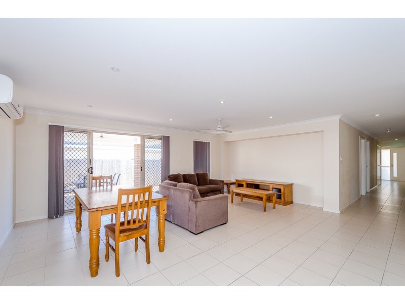 45 Iris Road, Kirkwood QLD 4680