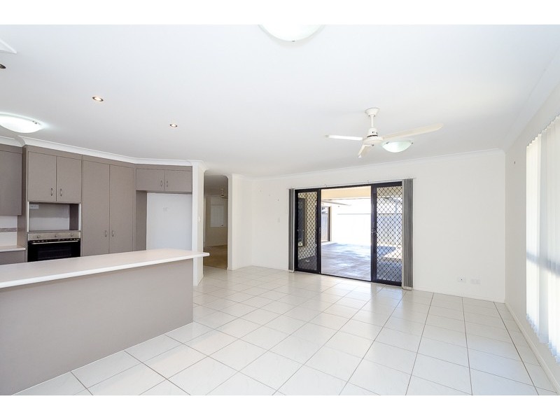 33 Dean Street, Glen Eden QLD 4680