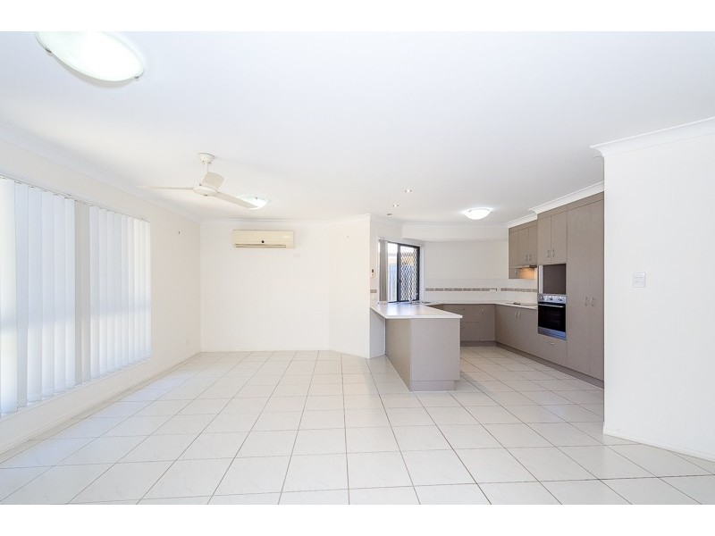 33 Dean Street, Glen Eden QLD 4680