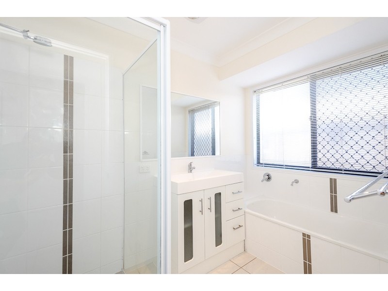 33 Dean Street, Glen Eden QLD 4680