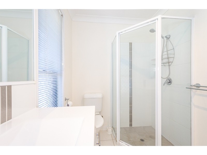 33 Dean Street, Glen Eden QLD 4680