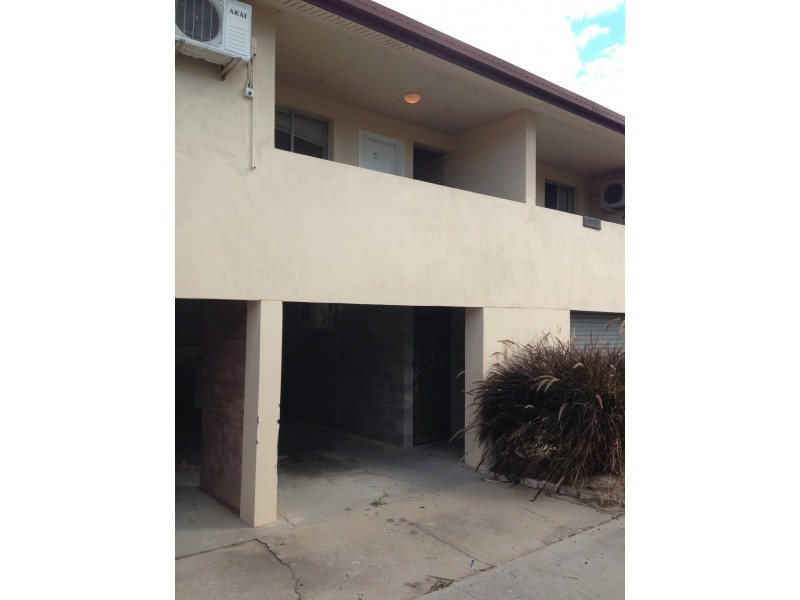 3/3 BUTLER STREET, New Auckland QLD 4680