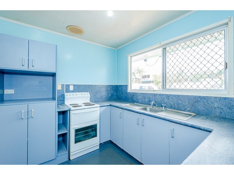 2 Harlequin Street, Toolooa QLD 4680