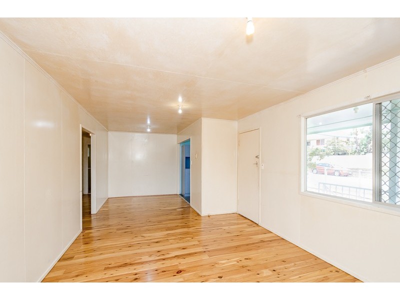 2 Harlequin Street, Toolooa QLD 4680