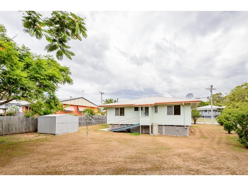 2 Harlequin Street, Toolooa QLD 4680
