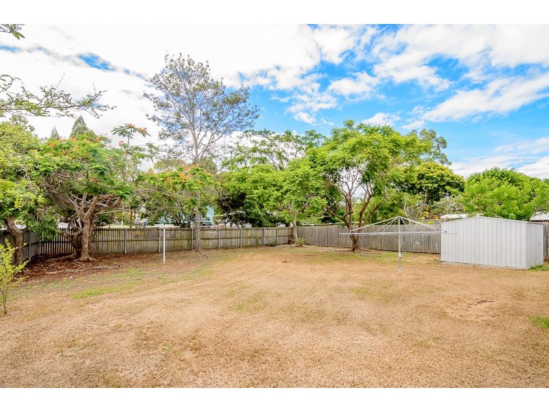 2 Harlequin Street, Toolooa QLD 4680
