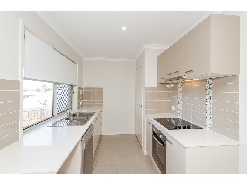 5 Goodnight Place, New Auckland QLD 4680