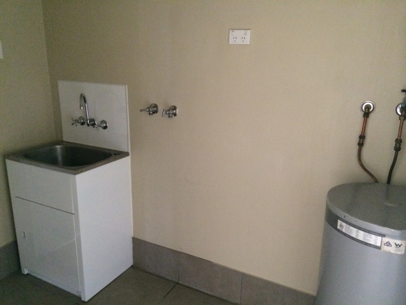 1/3 BUTLER STREET, New Auckland QLD 4680