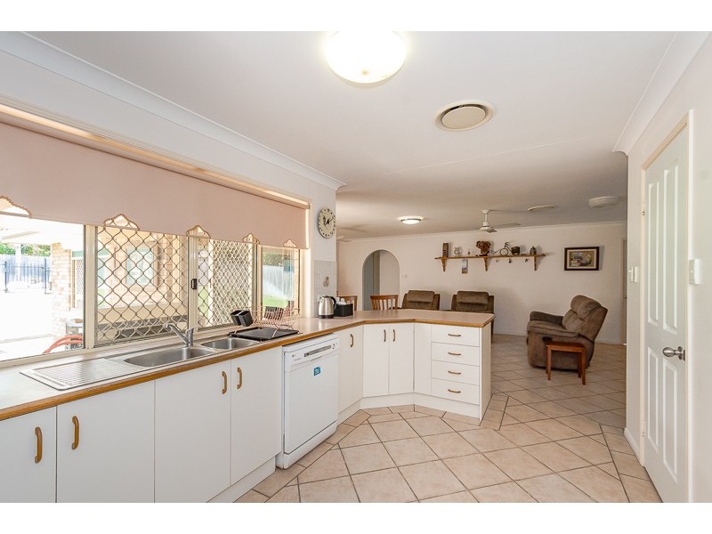 17 Witney Street, Telina QLD 4680