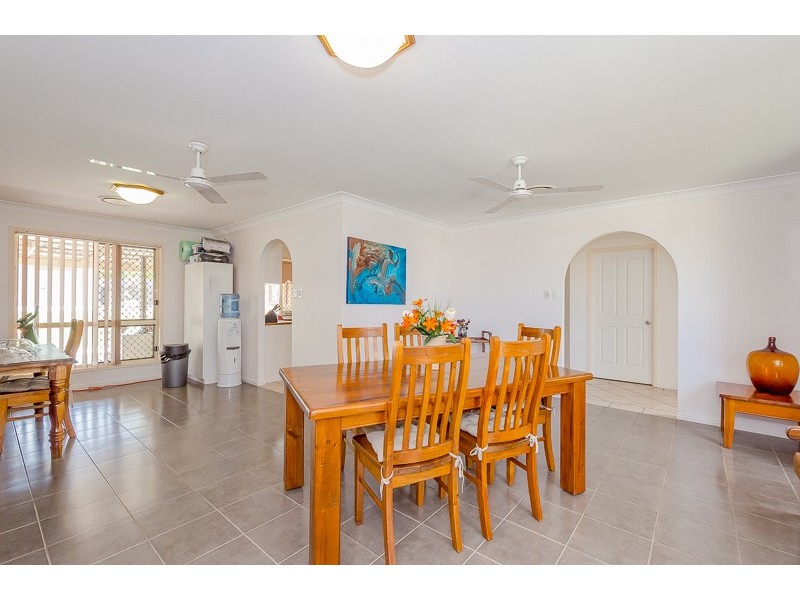 17 Witney Street, Telina QLD 4680