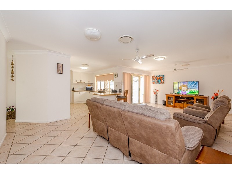 17 Witney Street, Telina QLD 4680