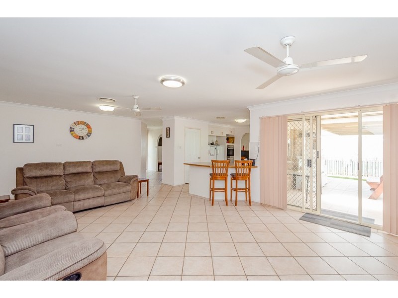 17 Witney Street, Telina QLD 4680
