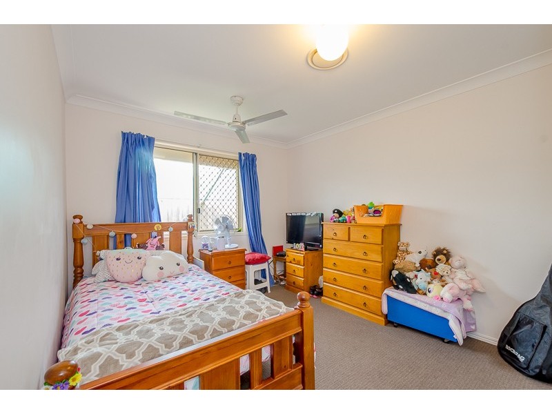 17 Witney Street, Telina QLD 4680